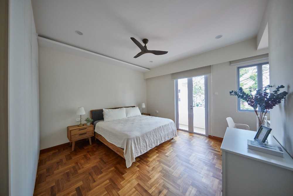 Modern Bedroom with Bedside Table and Queen Bed