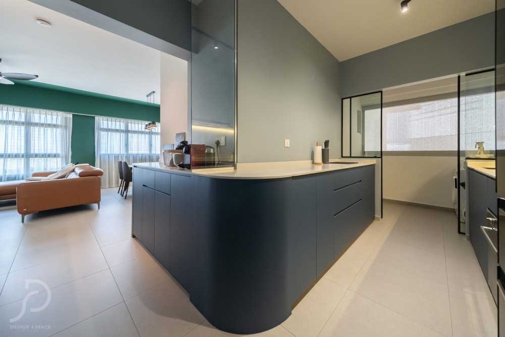 Modern Kitchen with Open Kitchen and Kitchen Backsplash