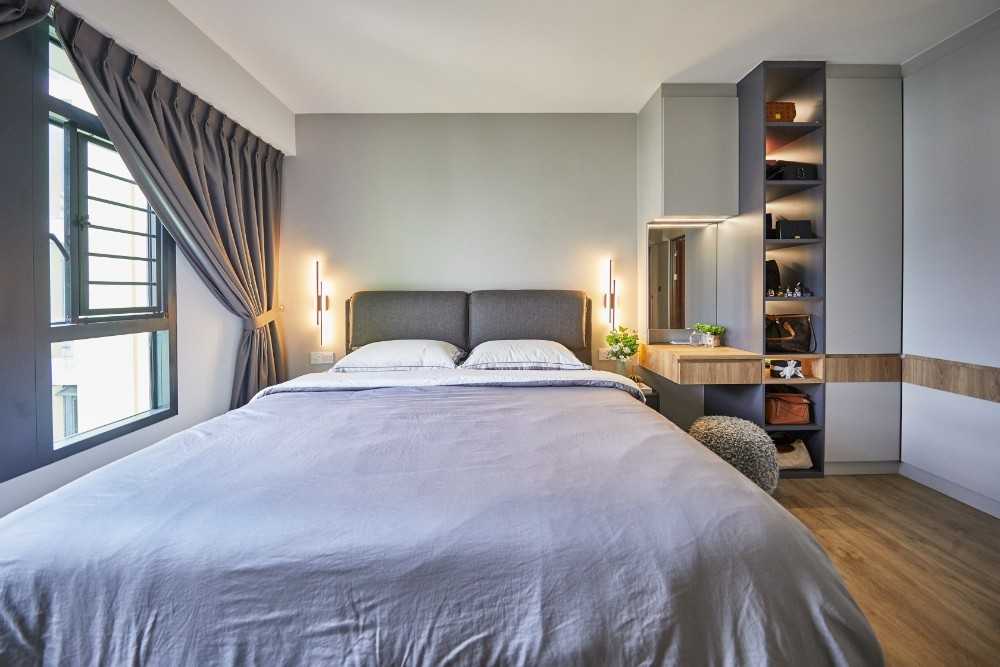 Contemporary Bedroom with Wardrobe and Queen Bed