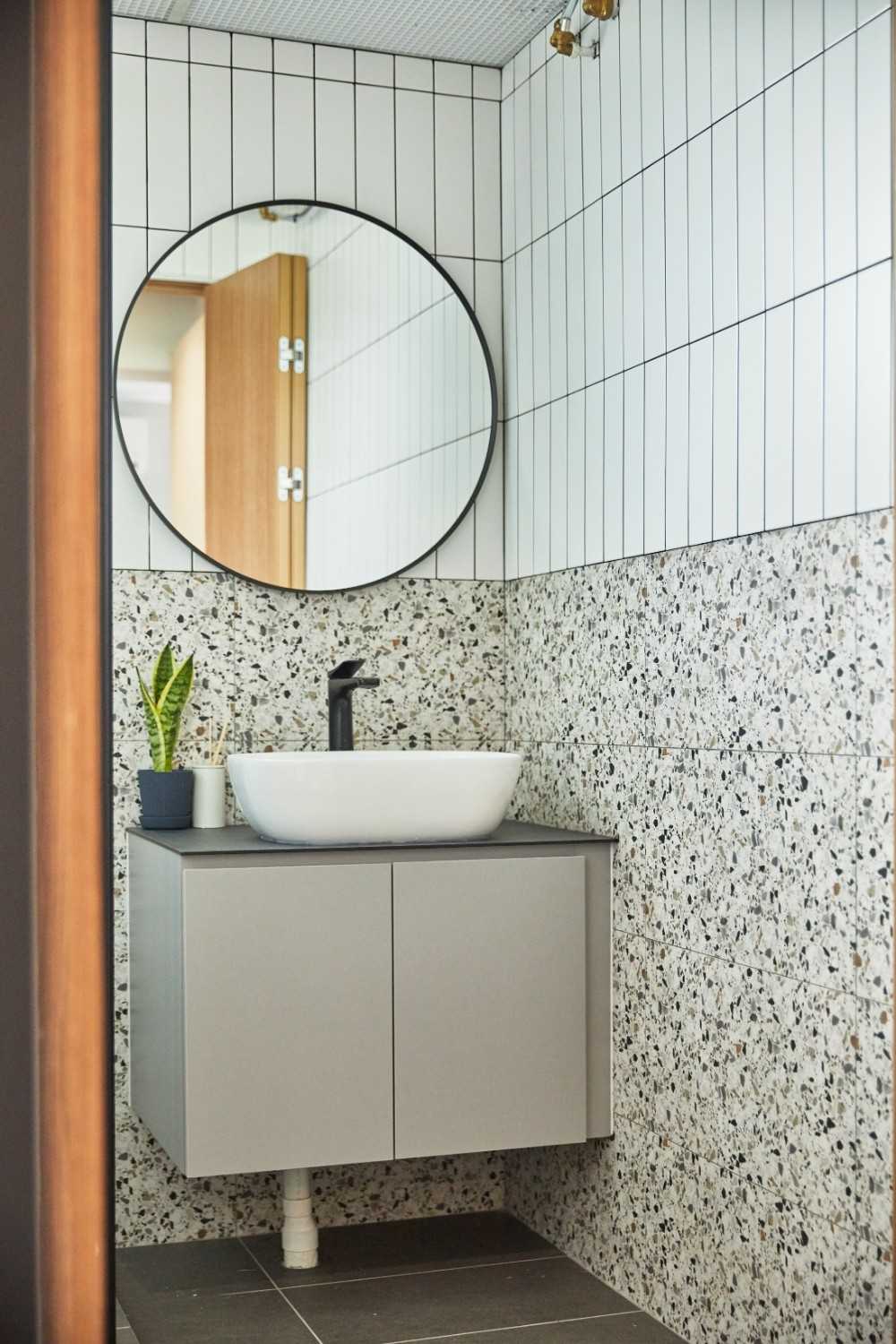 Contemporary Bathroom with Marble Floor and Mirror