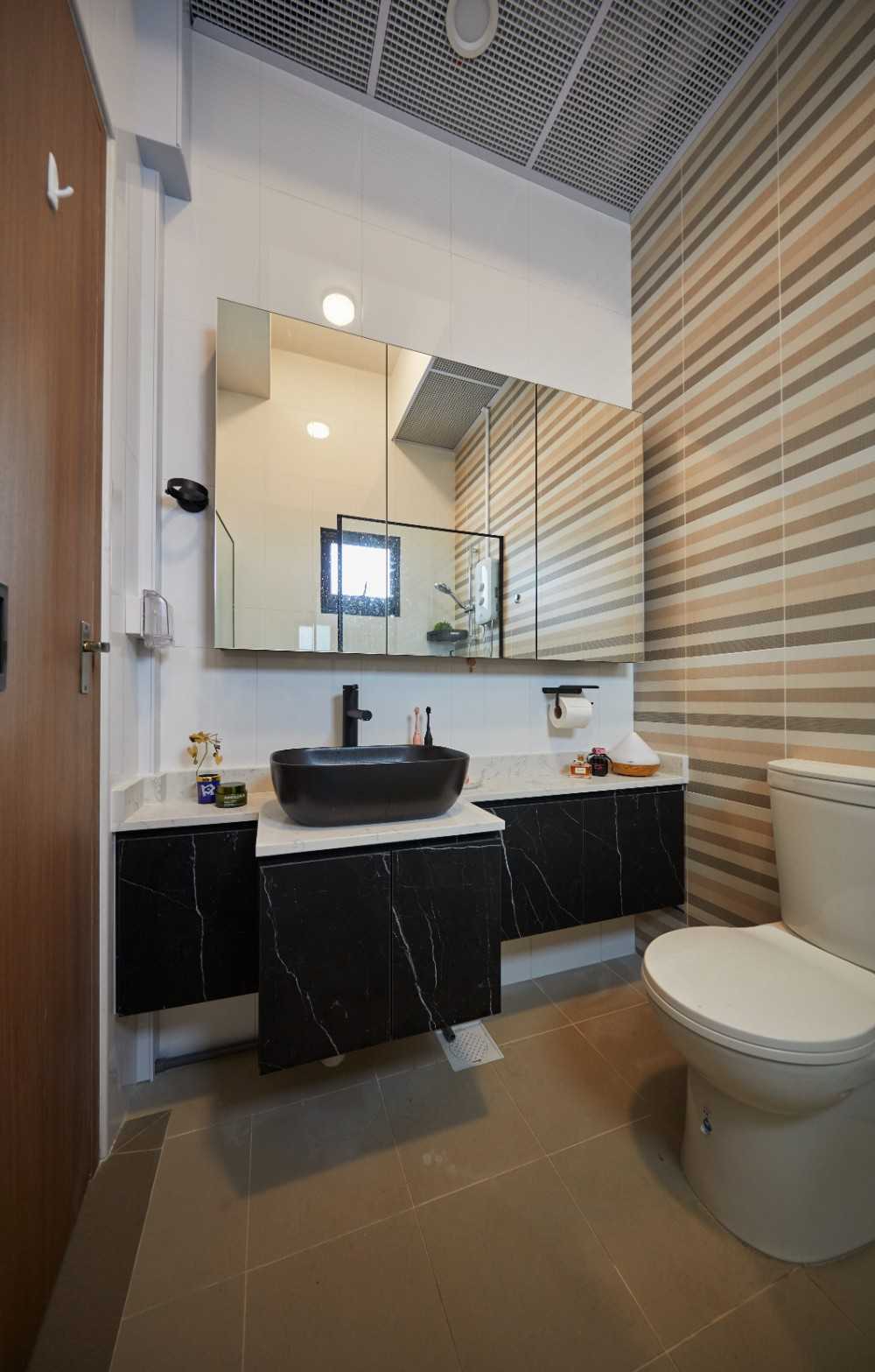 Contemporary Bathroom with Wash Basins and Toilet Bowl