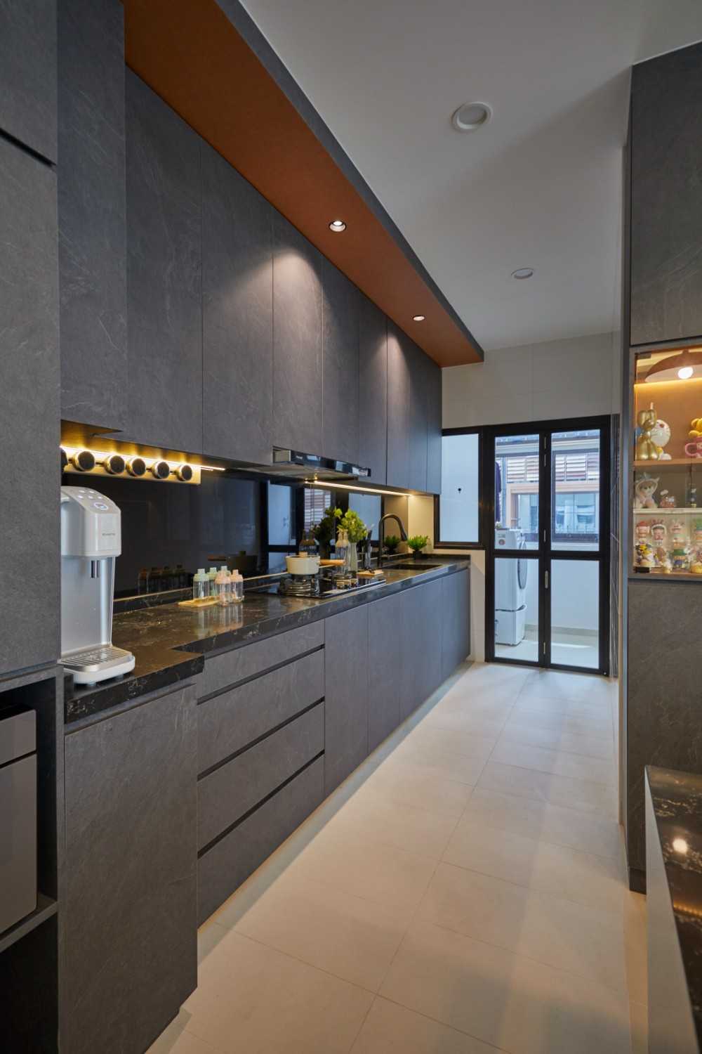 Contemporary Kitchen with Countertop and Kitchen Island