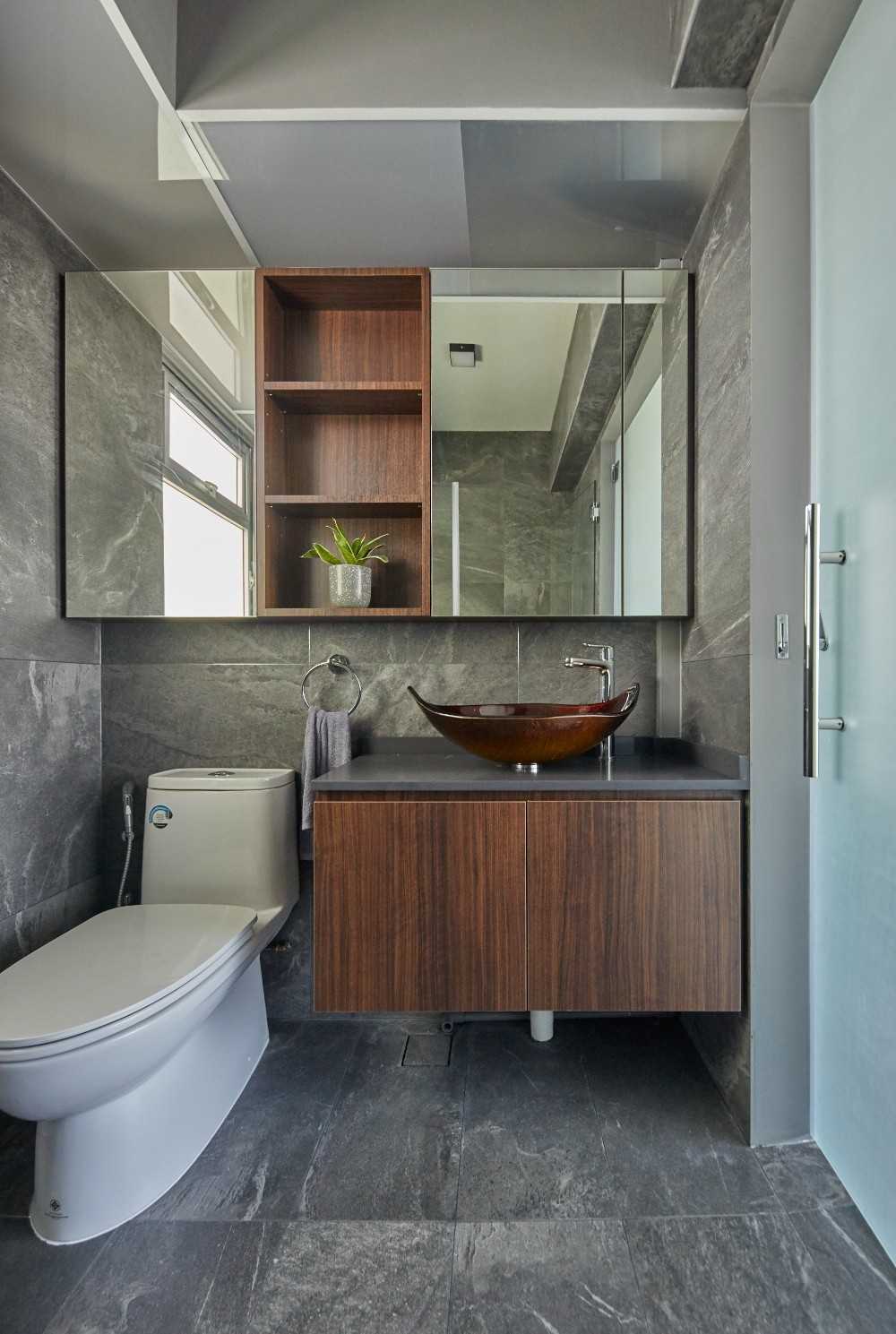 Contemporary Bathroom with Countertop and Mirror