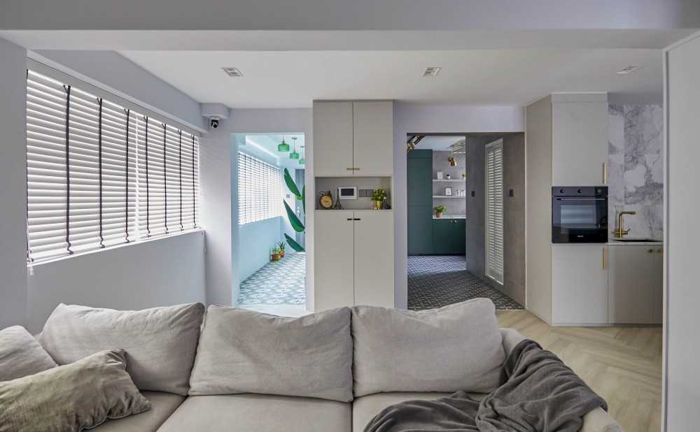 Contemporary Living Room with Bookshelf and Sofa