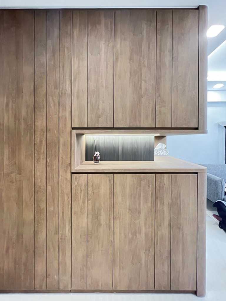 Scandinavian Foyer with Storage Cabinets and Display Cabinets