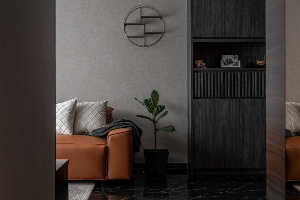 Contemporary Living Room with Bookshelf and Sofa