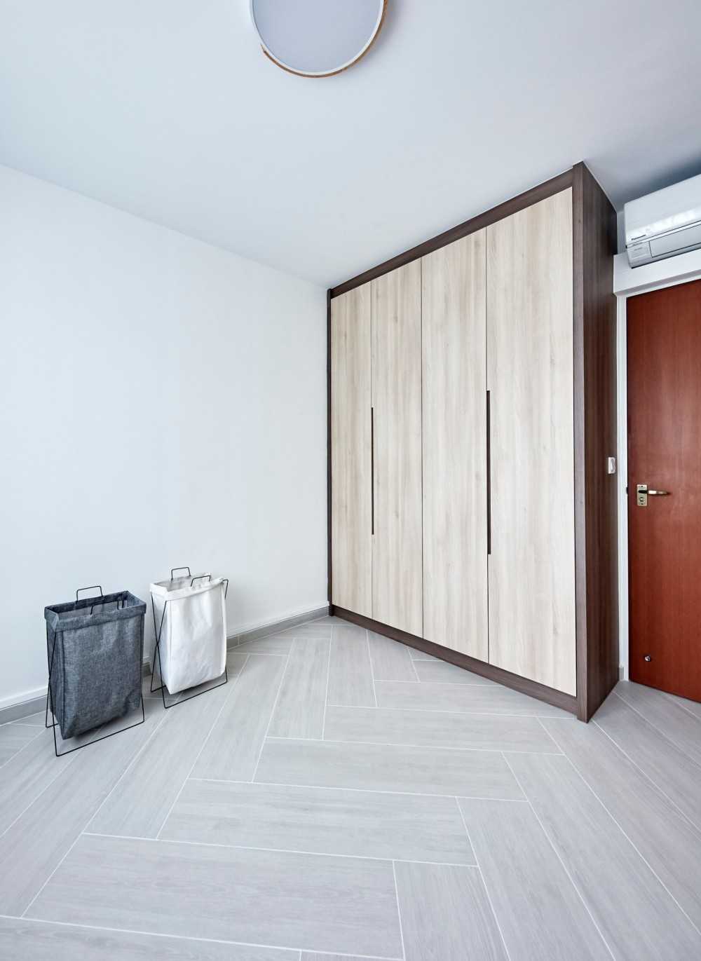 Contemporary Home Office with Wardrobe and Cupboard