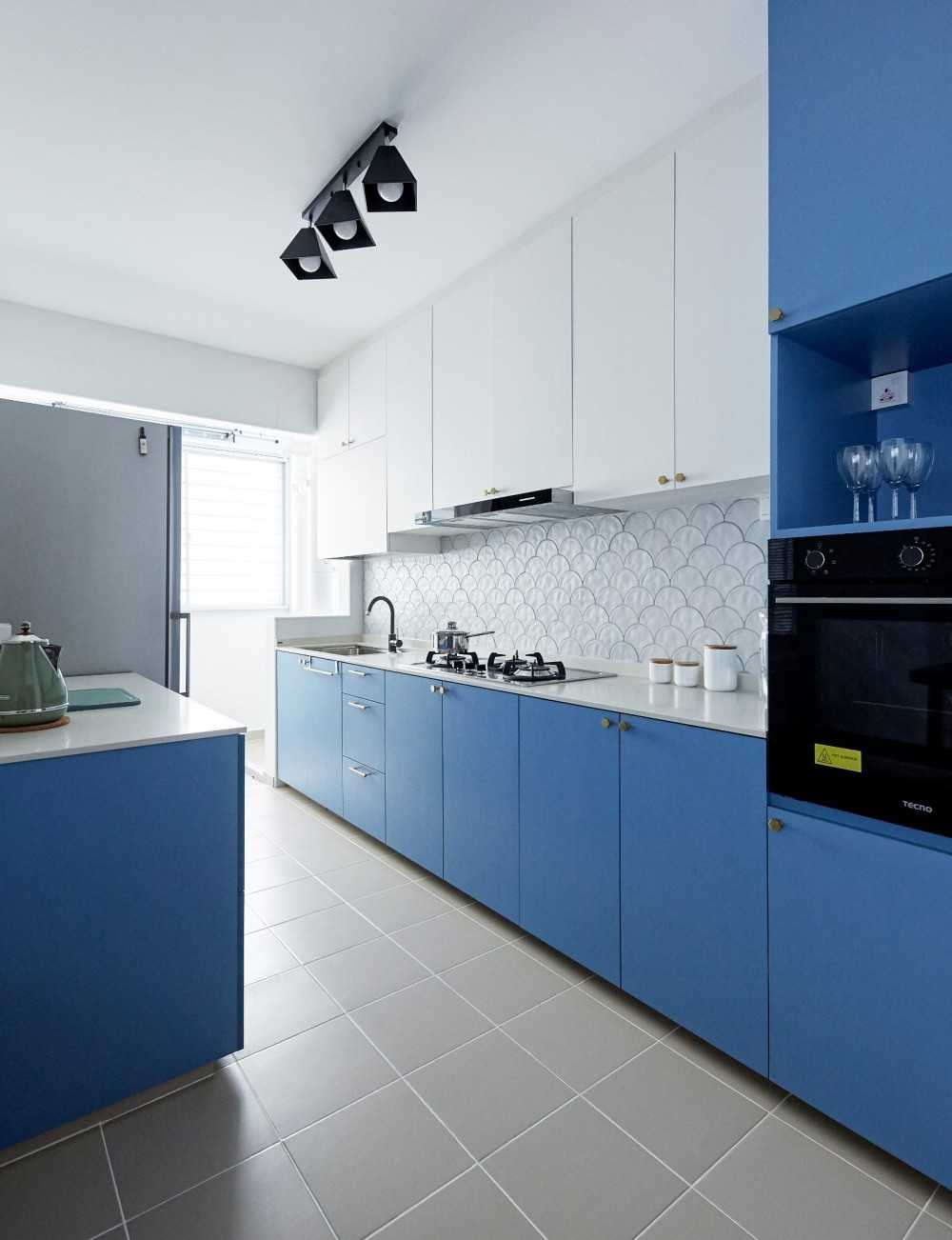Contemporary Kitchen with Countertop and Cupboard
