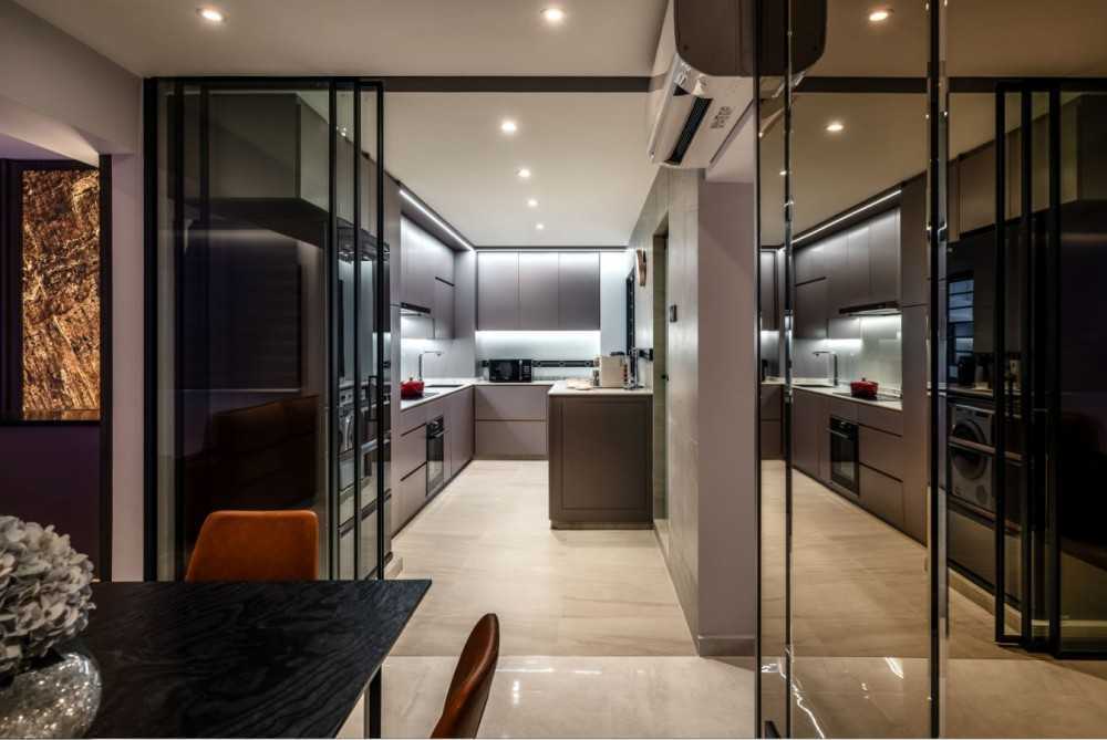 Modern Kitchen with Countertop and Kitchen Tap