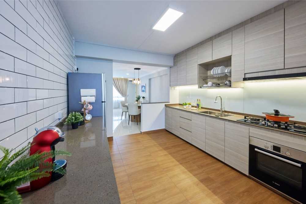 Contemporary Kitchen with Countertop and Cupboard