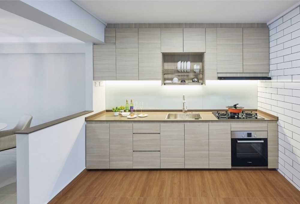 Contemporary Kitchen with Countertop and Kitchen Island