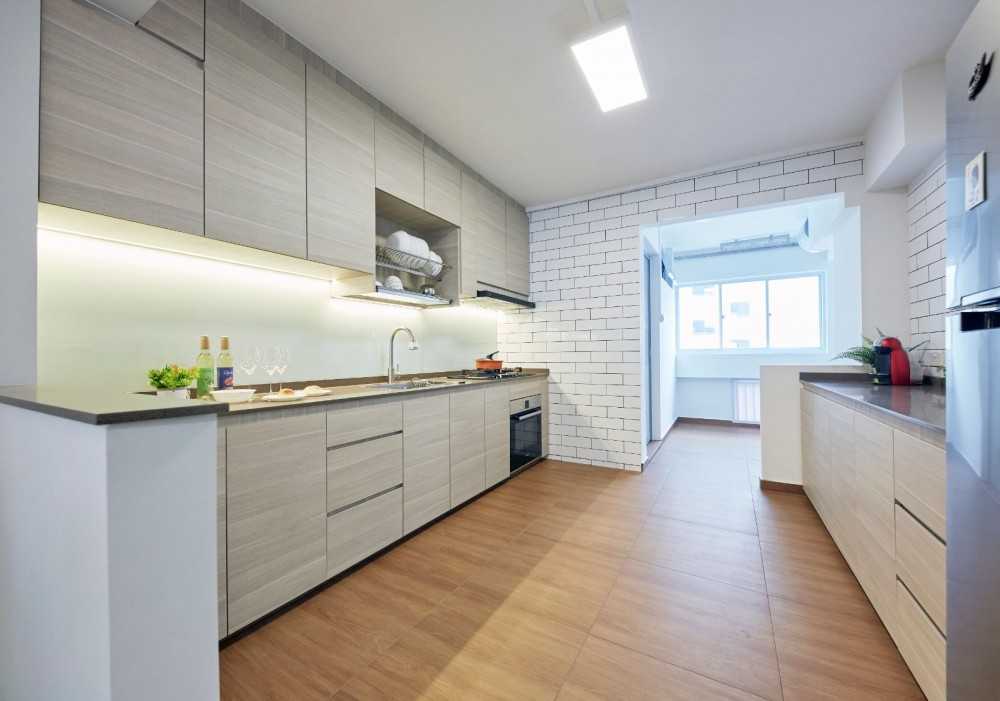 Contemporary Kitchen with Countertop and Cupboard