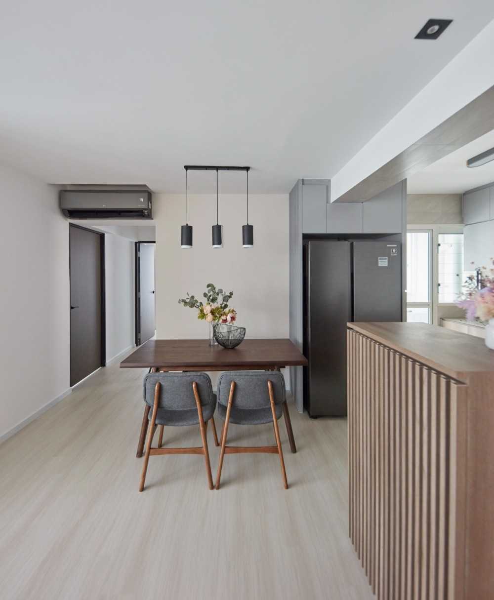 Scandinavian Dining Room with Dining Table and Dining Chairs