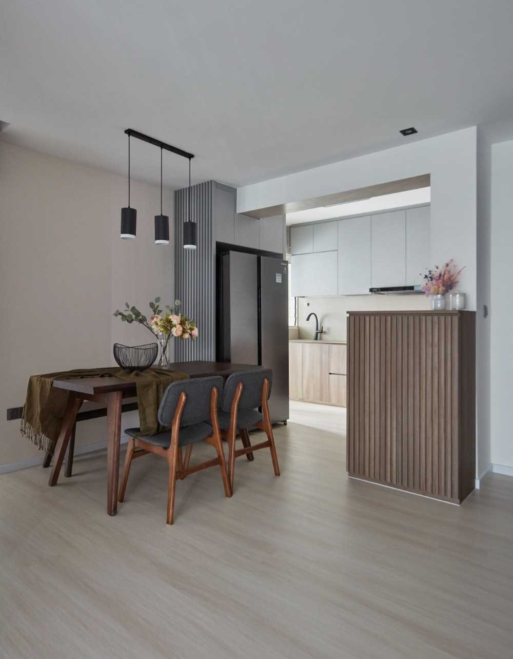 Scandinavian Dining Room with Dining Table and Dining Chairs