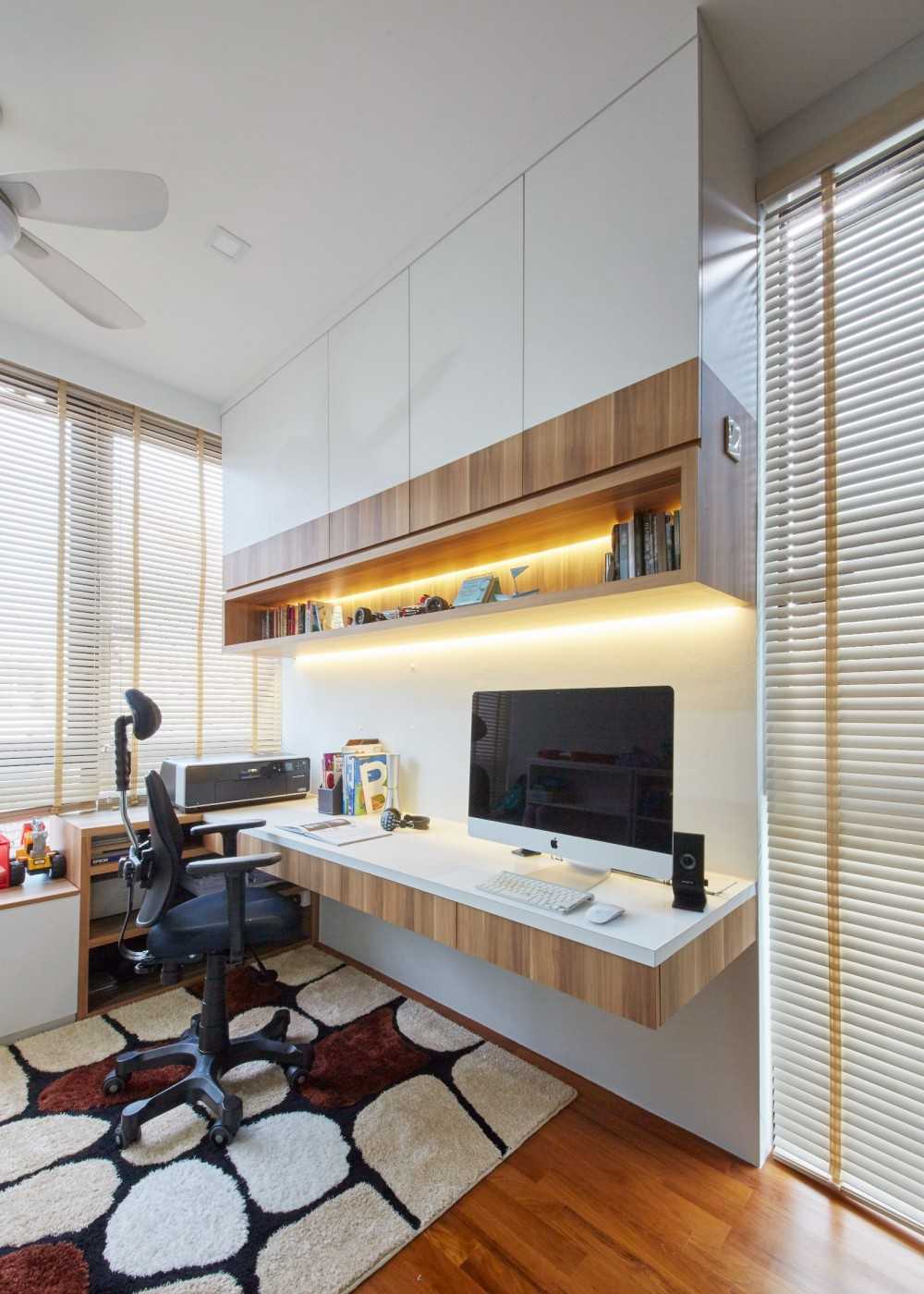 Asian Home Office with Bookshelf and Wallpaper