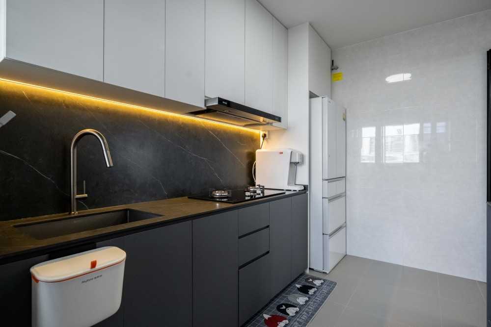 Contemporary Kitchen at Geylang Dakota Breeze by Design 4 Space Pte