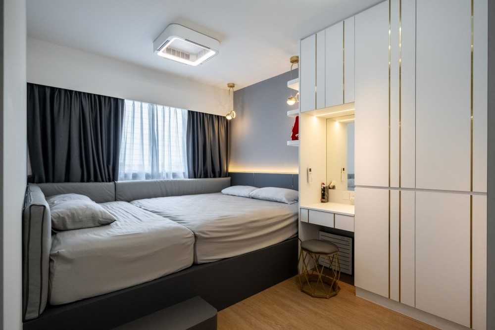 Contemporary Bedroom with Vinyl Flooring and Cove Lighting