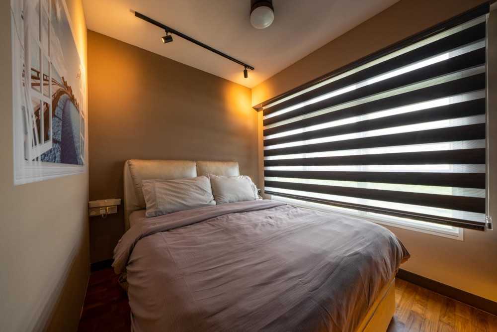Contemporary Bedroom with Vinyl Flooring and Ceiling Light