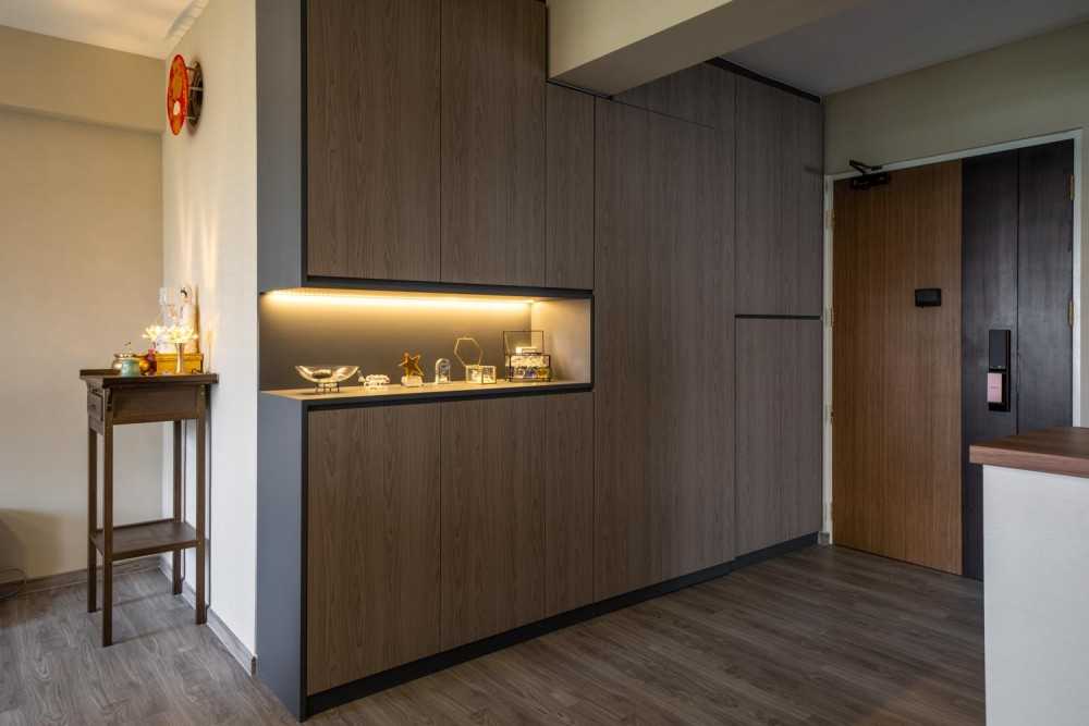 Contemporary Entryway with Mirror and Seating Bench