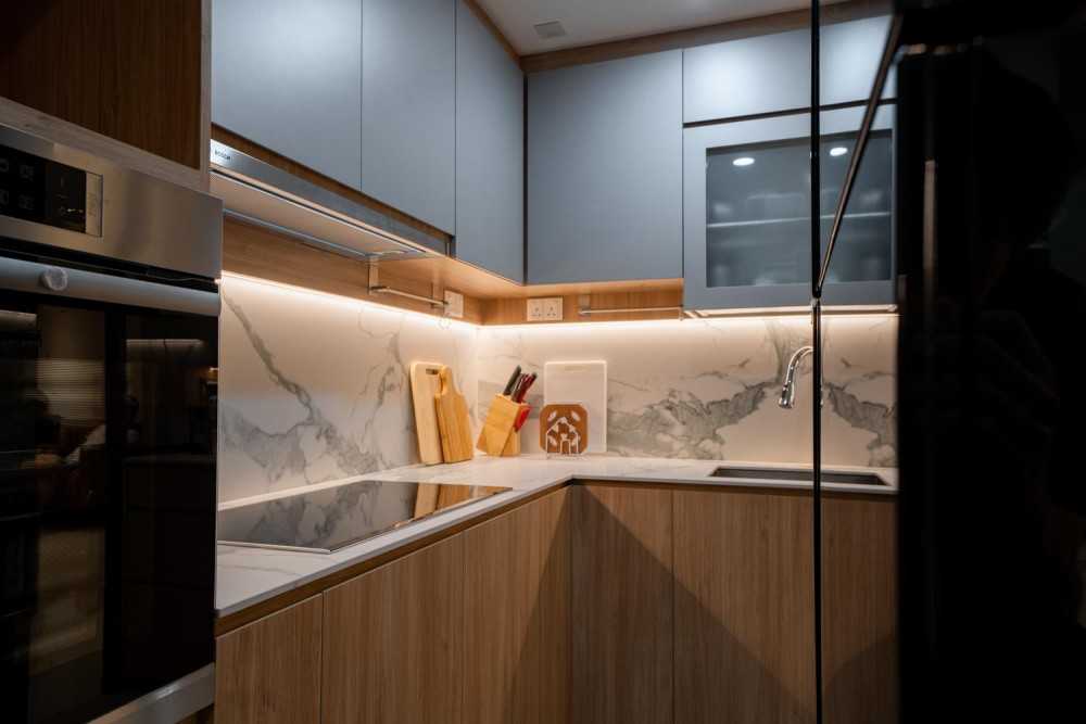 Modern Kitchen with Vinyl Flooring and Wood Flooring