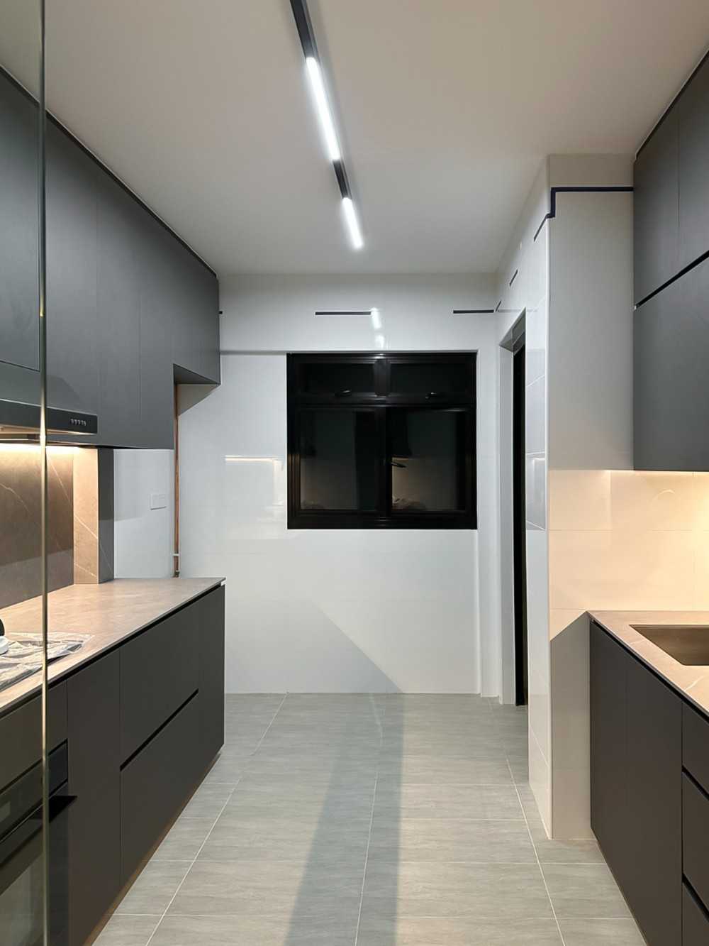 Modern Kitchen with Kitchen Window and Kitchen Accessories