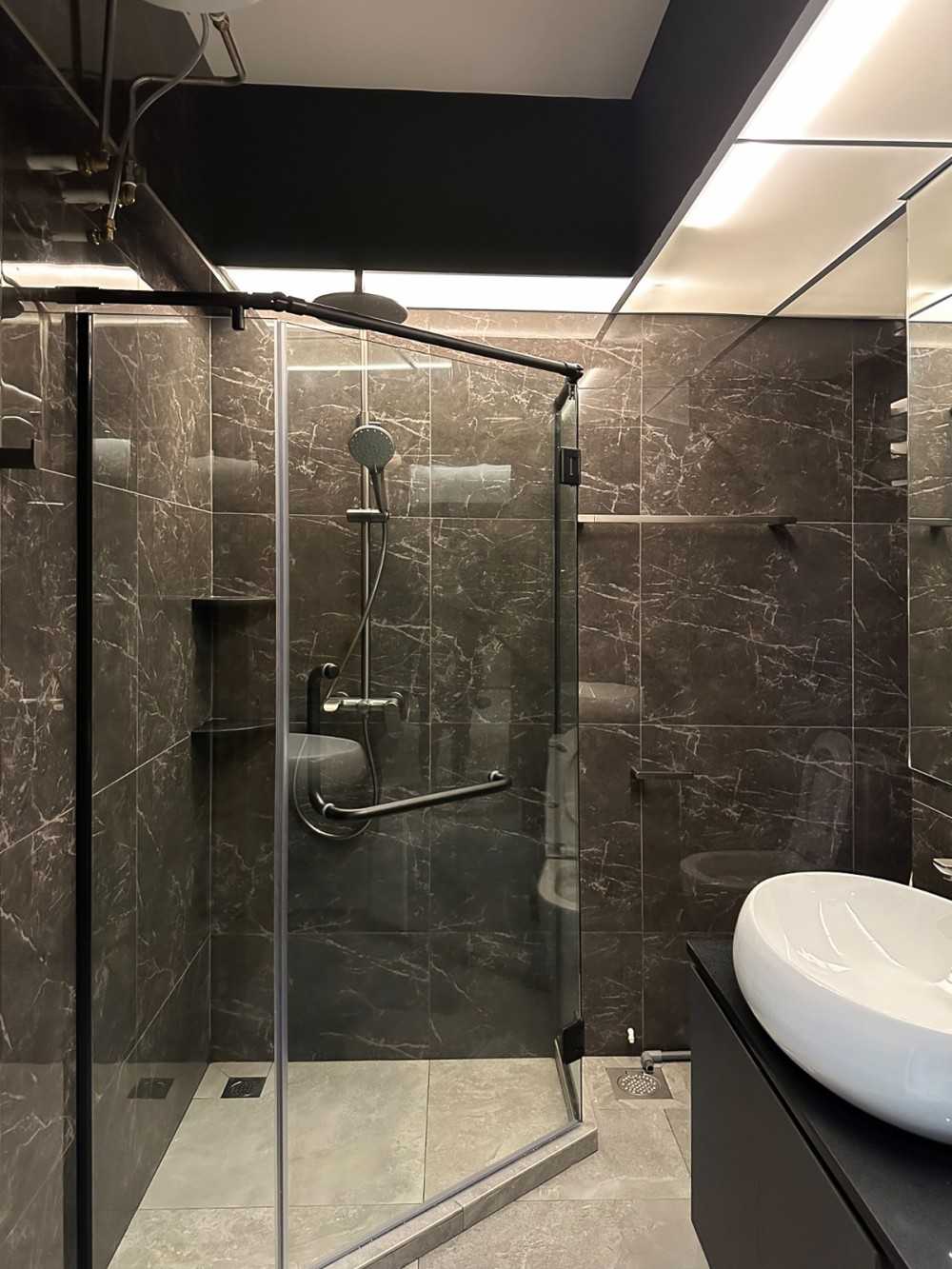 Modern Bathroom with Shower Screen and Bathroom Storage
