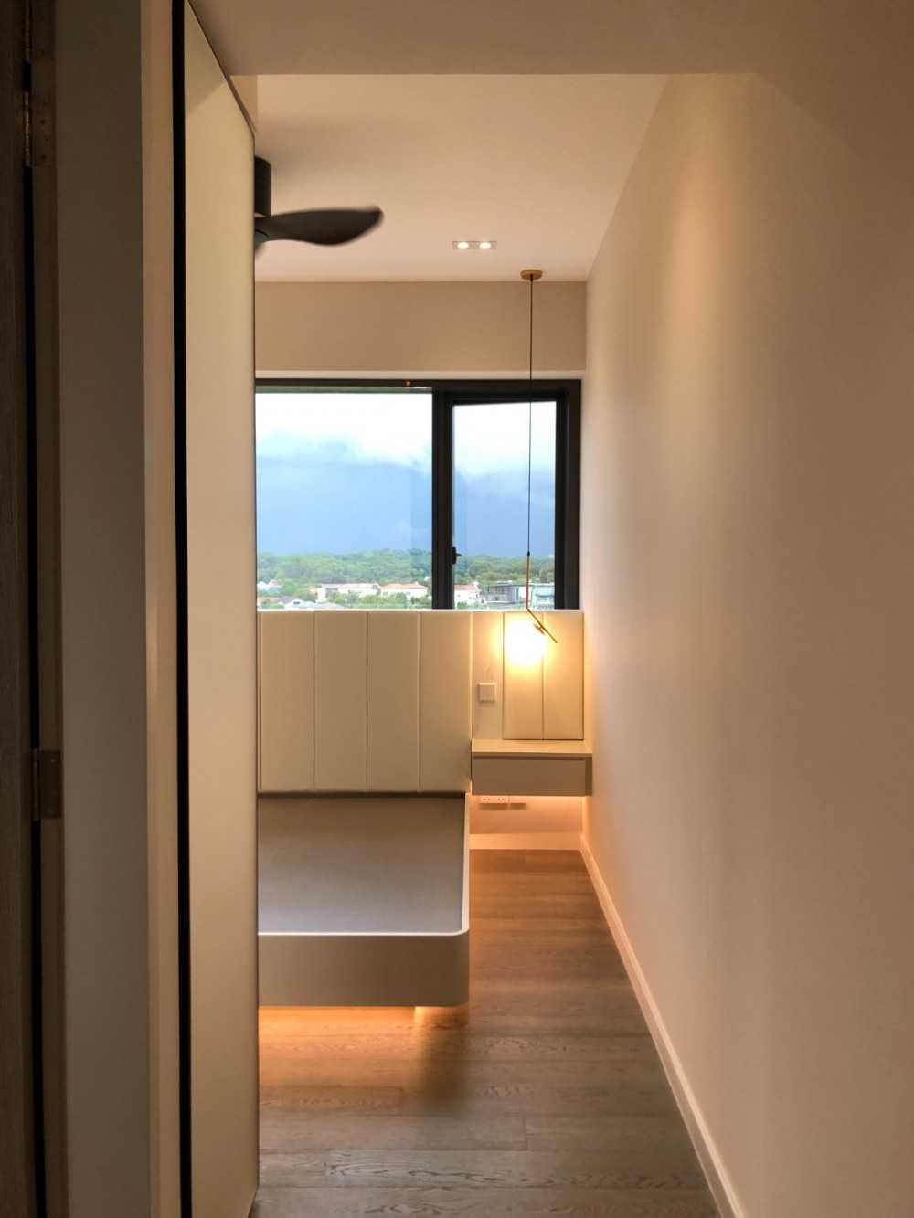 Scandinavian Bedroom with Built-in Bed and Window Grille