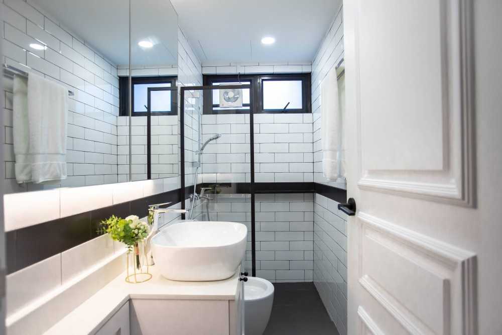 Scandinavian Bathroom with Mirror and Shower Screen