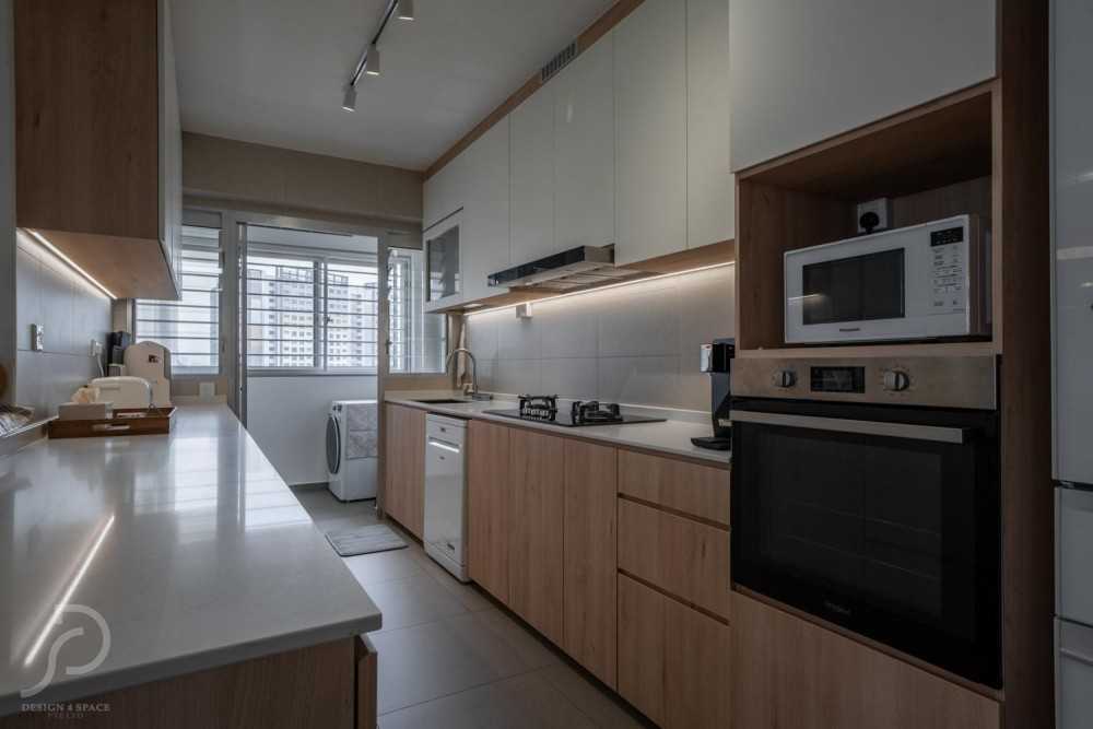 Scandinavian Kitchen with Vinyl Flooring and Homogeneous Tiles