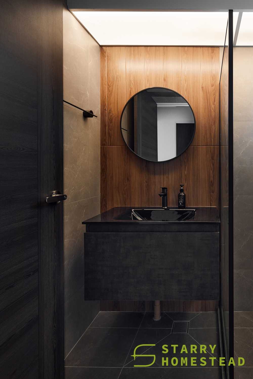 Scandinavian Bathroom with Mirror and Flooring