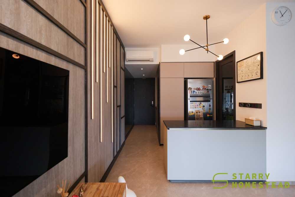 Modern Dining Room with Drop Light and Flooring