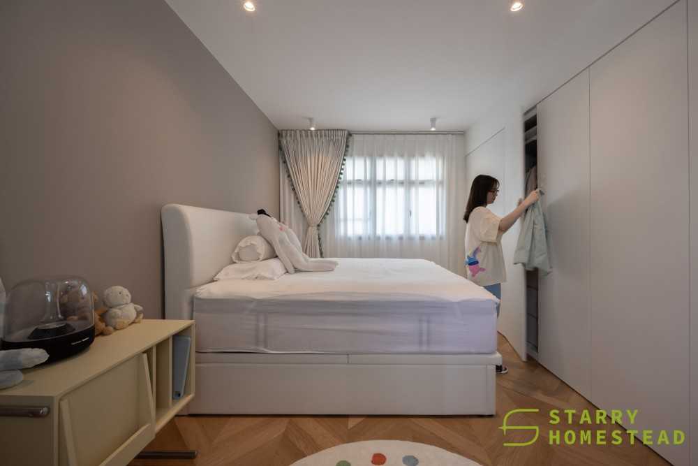 Minimalist Bedroom with Downlights and Flooring