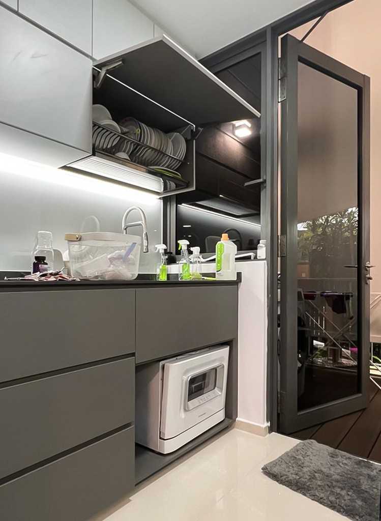 Scandinavian Kitchen with Glass Door and Kitchen Accessories