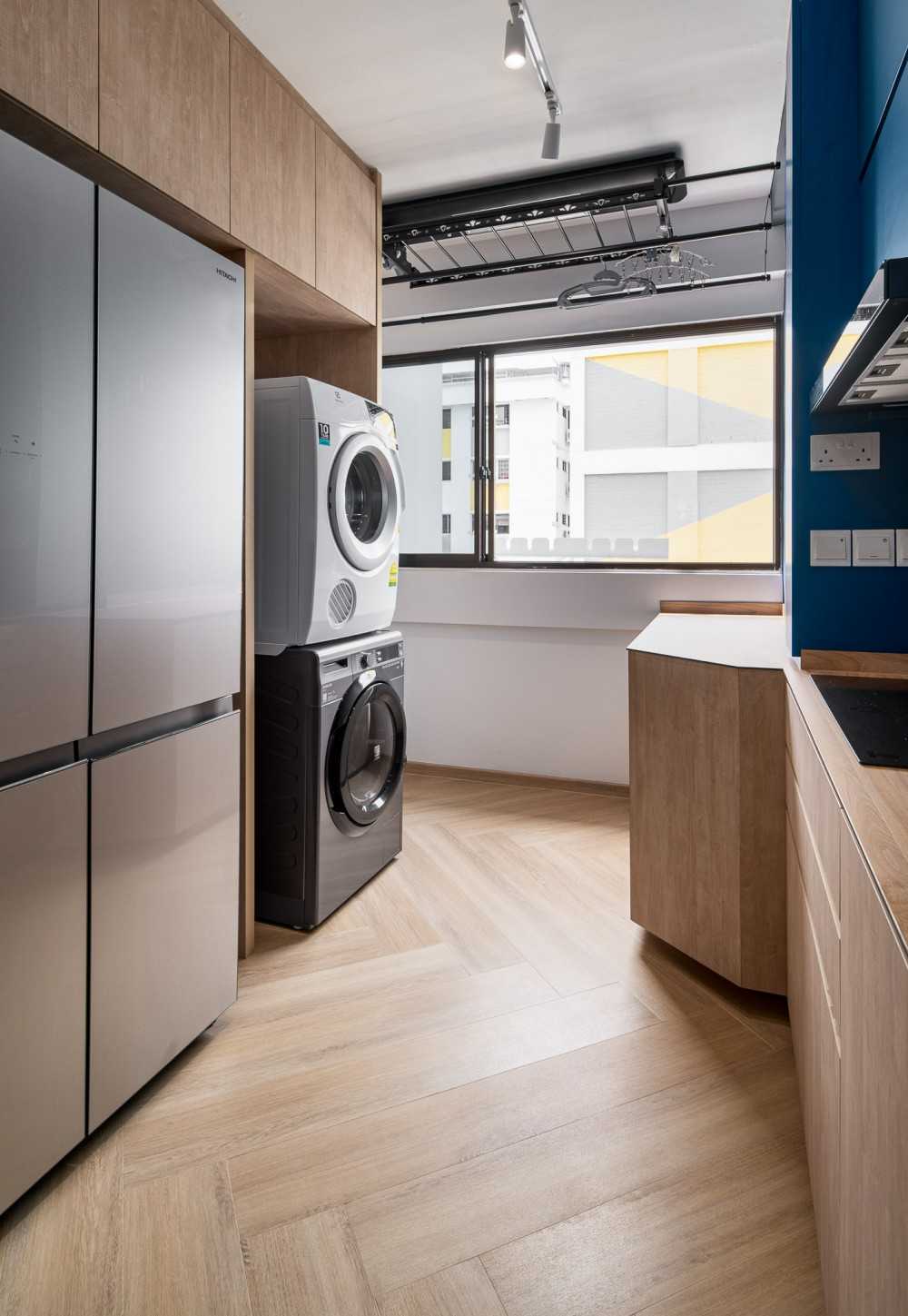 Eclectic Kitchen with Countertop and Vinyl Flooring