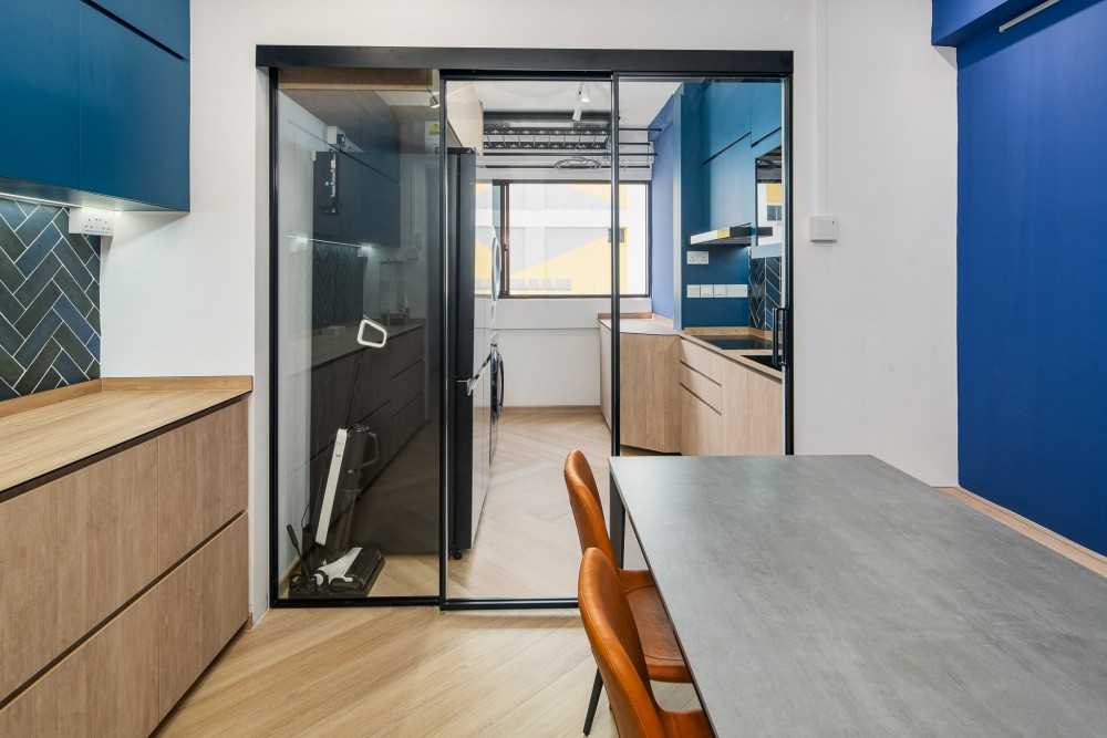 Eclectic Kitchen with Countertop and Vinyl Flooring