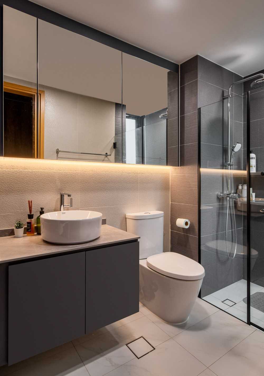 Scandinavian Bathroom with Countertop and Homogeneous Tiles