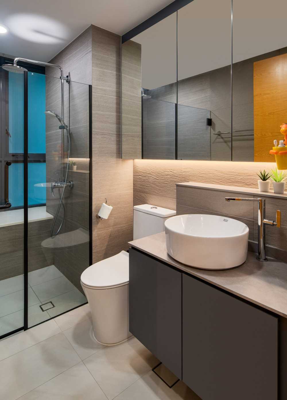 Scandinavian Bathroom with Countertop and Homogeneous Tiles