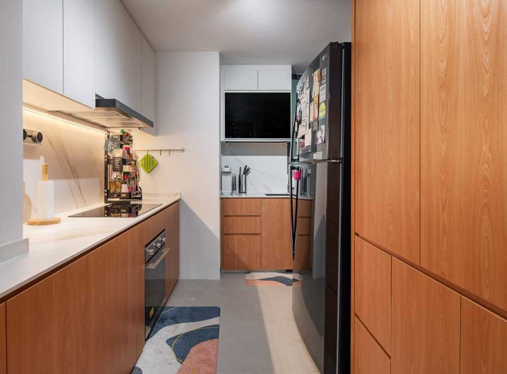 Scandinavian Kitchen with Countertop and Homogeneous Tiles