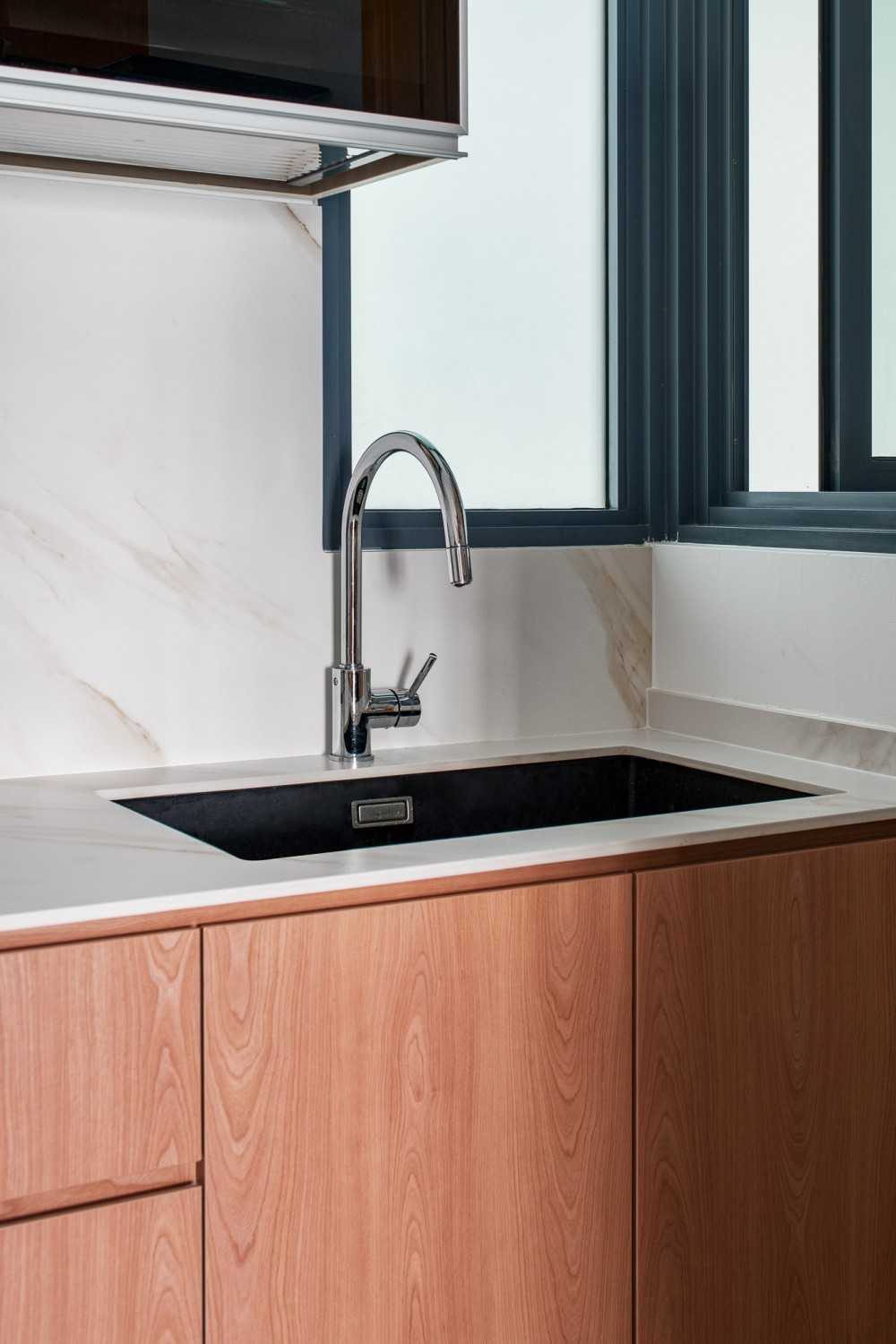 Scandinavian Kitchen with Countertop and Homogeneous Tiles