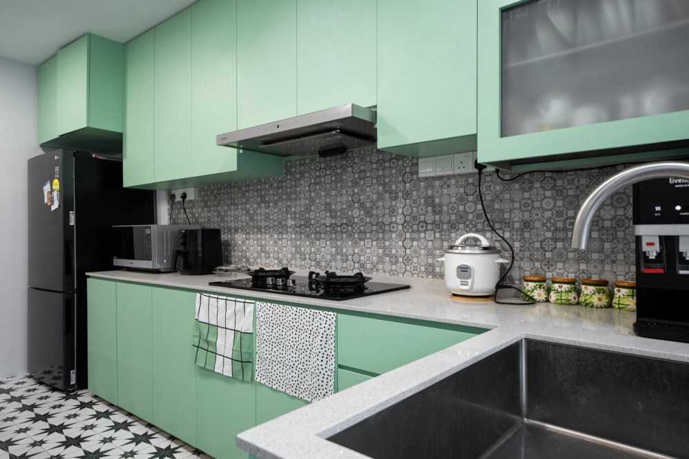 Minimalist Kitchen with Wood Flooring and Kitchen Window