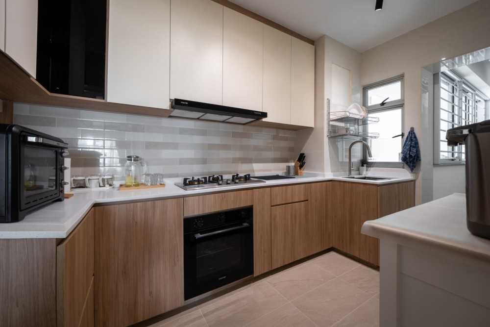 Scandinavian Kitchen with Vinyl Flooring and Parquet Floor