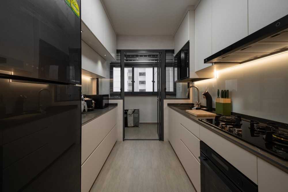 Scandinavian Kitchen with Wood Flooring and Kitchen Window