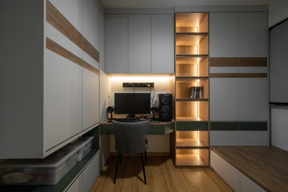 Scandinavian Bedroom with Wood Flooring and Bay Window