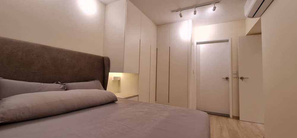 Minimalist Bedroom with Vinyl Flooring and Wardrobe