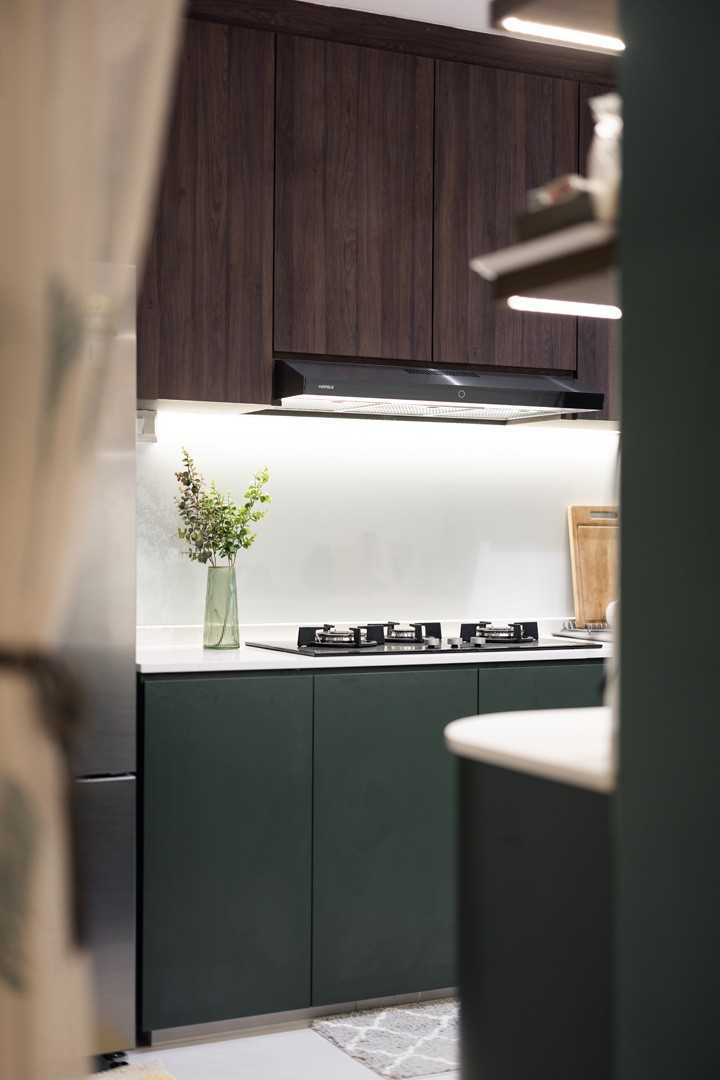 Scandinavian Kitchen with Countertop and Homogeneous Tiles