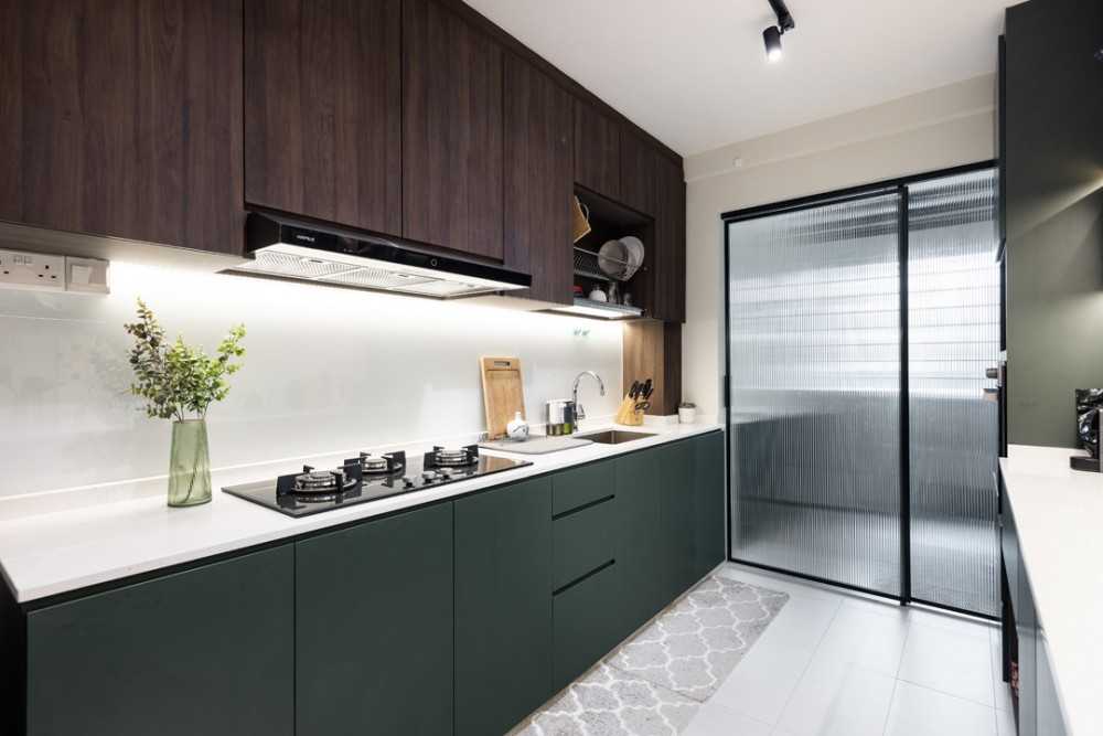 Scandinavian Kitchen with Countertop and Homogeneous Tiles