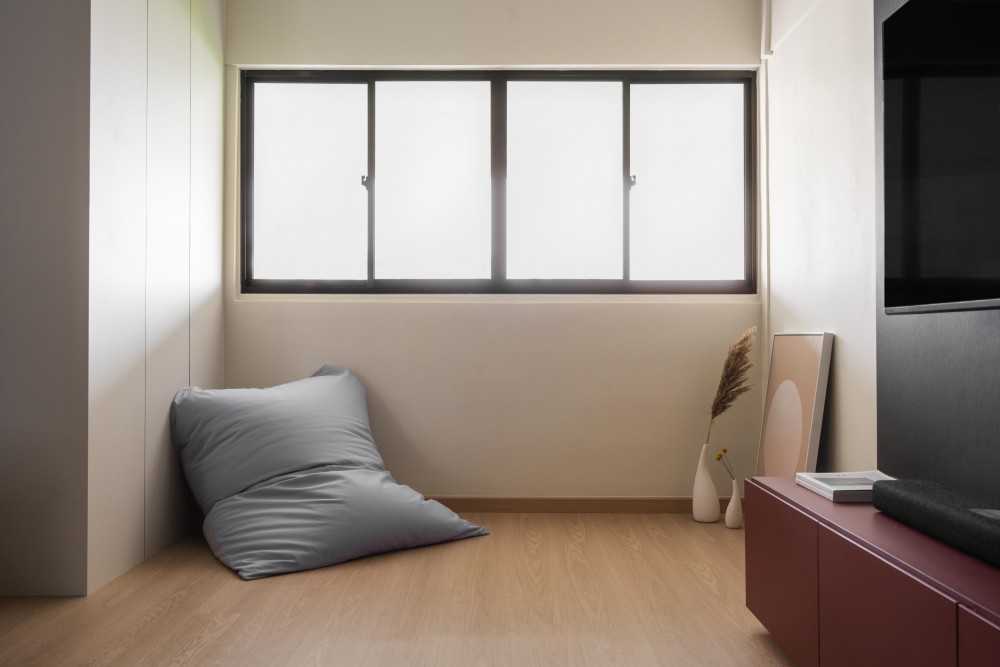 Contemporary Living Room with Vinyl Flooring and TV Console
