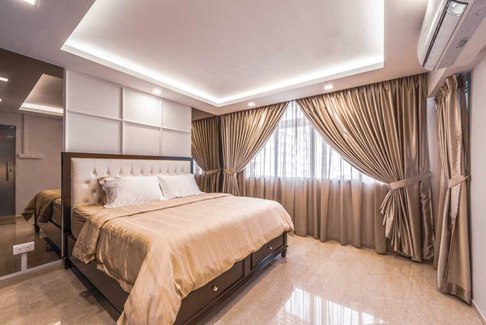 Modern Bedroom with Feature Wall and Mirror