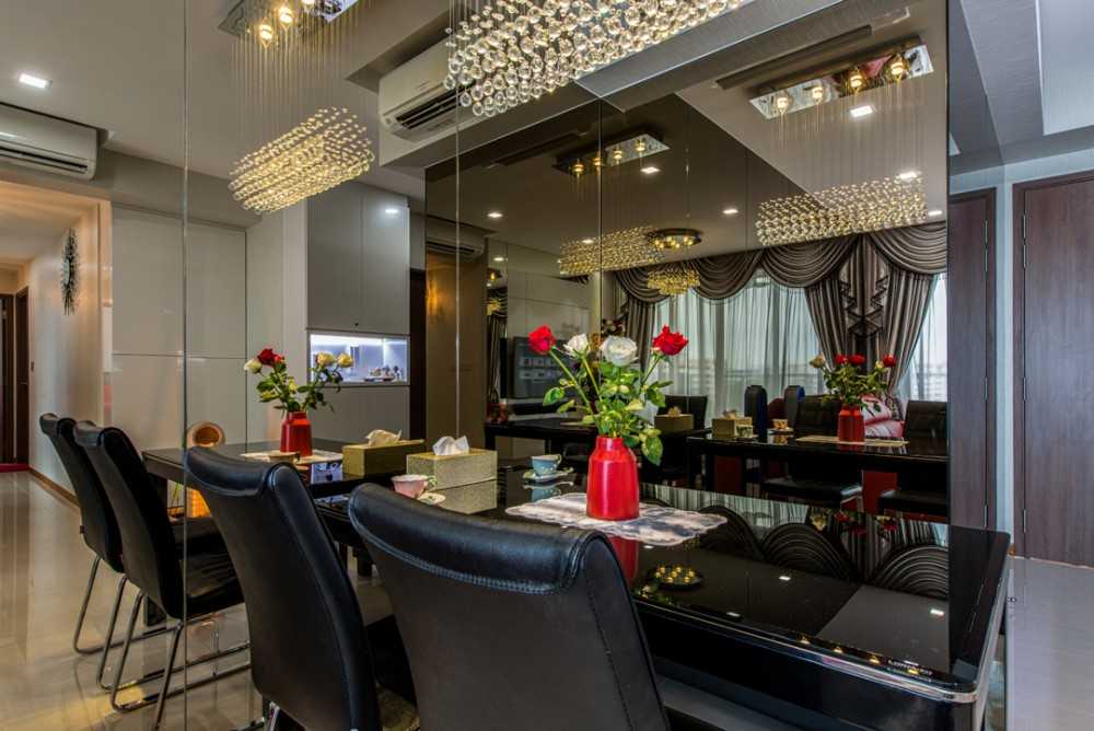 Modern Dining Room with Feature Wall and Mirror