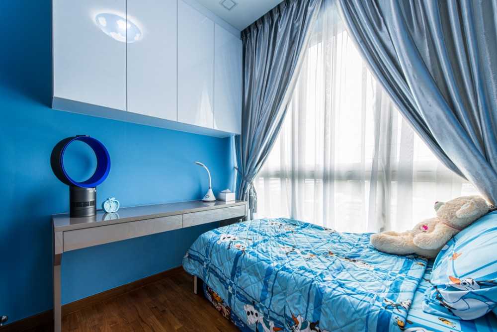 Modern Bedroom with Feature Wall and Curtain
